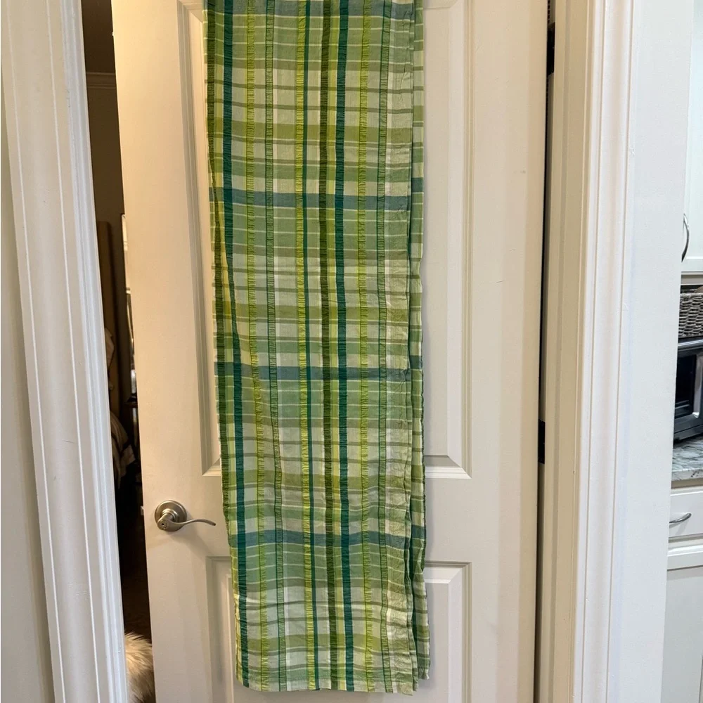 Crate & Barrel Garden Stripe Tablecloth 70x70